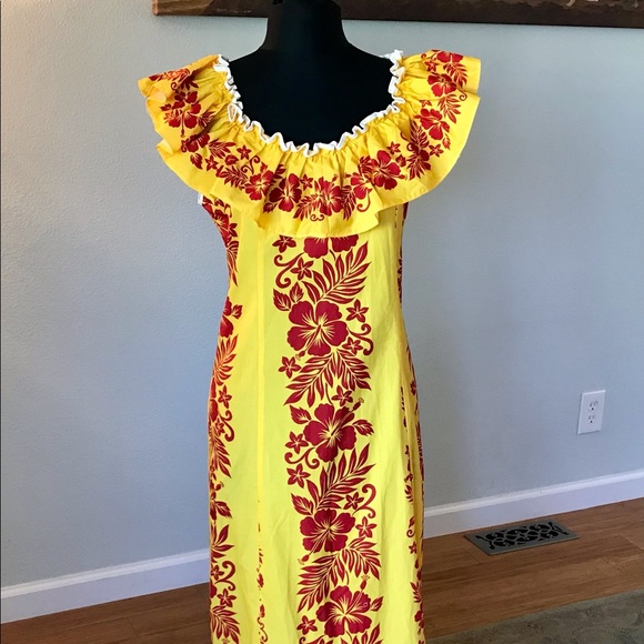 Hawaiian Wedding Dress, Vintage - Picture 3 of 10